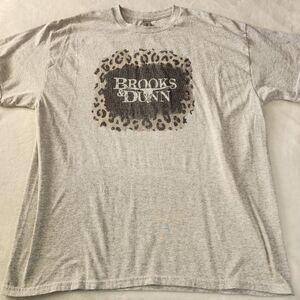 Gildan Brooks & Dunn Tshirt With Graphic Size XL
